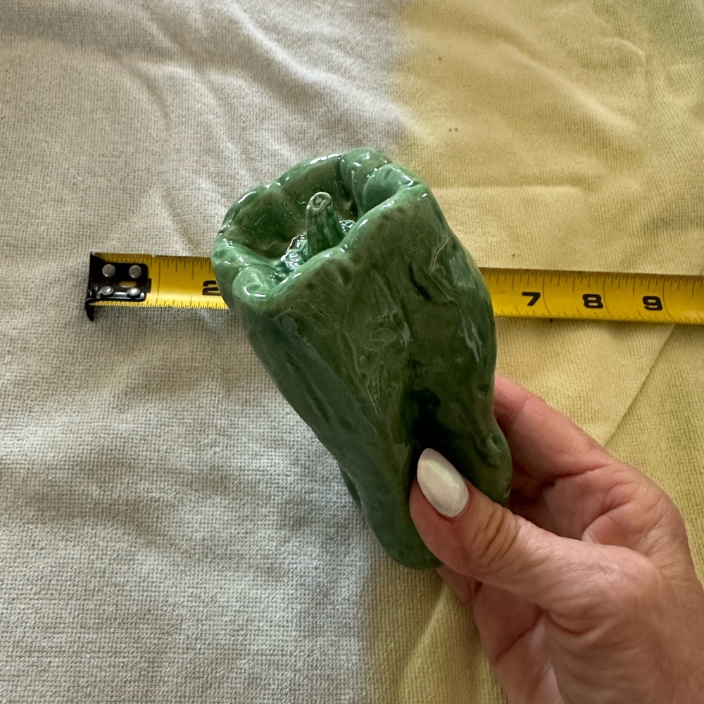 Ceramic pepper